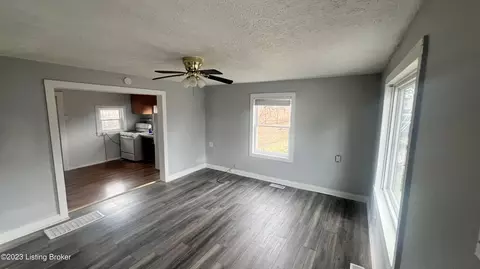 250 E Spring St, Radcliff, KY 40160 photo 2