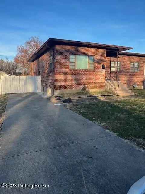 1725 Nobel Pl, Louisville, KY 40216