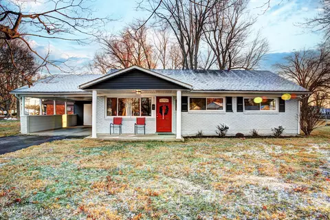 1918 Heaton Rd, Louisville, KY 40216