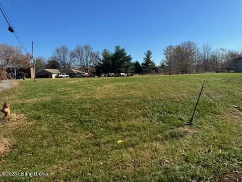 5406 Angus Ct, Louisville, KY 40272