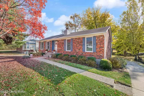 1002 Cliffwood Dr, Goshen, KY 40026