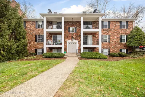 3310 Colonial Manor Cir #12A, Louisville, KY 40218