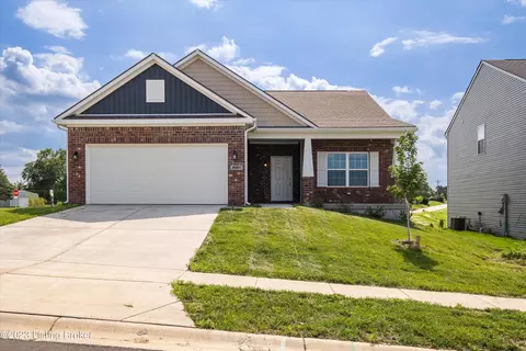 2001 Carnegie Dr, Shelbyville, KY 40065