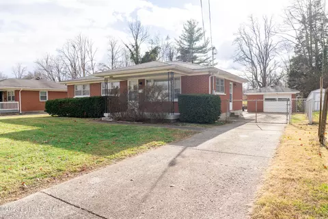 3217 Teakwood Cir, Louisville, KY 40216