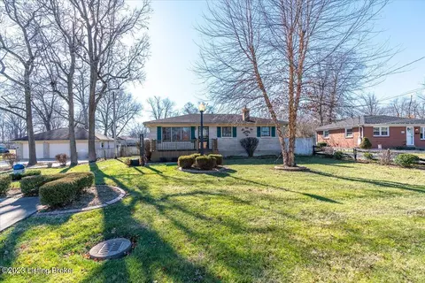 6602 North Dr, Louisville, KY 40272