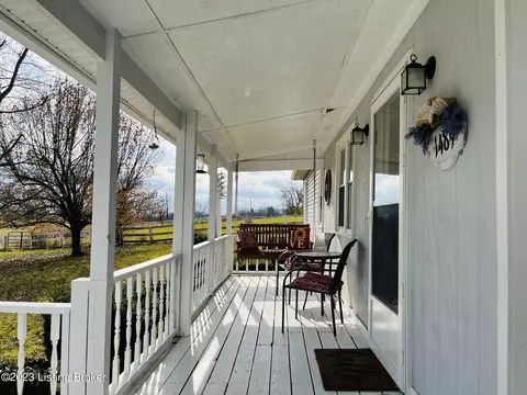 1489 White Conkwright Rd, Winchester, KY 40391