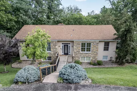 1517 Thackeray Dr, Louisville, KY 40205