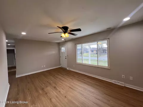 1663 Walnut Way, Radcliff, KY 40160 photo 3