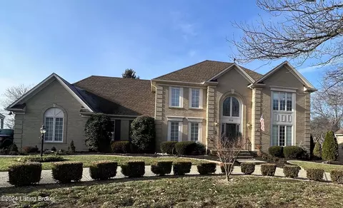 702 Oxmoor Woods Pkwy, Louisville, KY 40222
