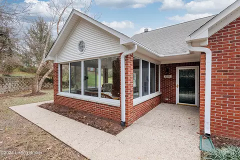 4100 Big Horn Ct, Louisville, KY 40299