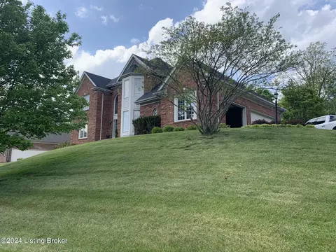 7375 Wolfspring Trce, Louisville, KY 40241