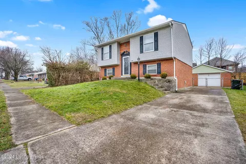 5306 Windy Willow Dr, Louisville, KY 40241