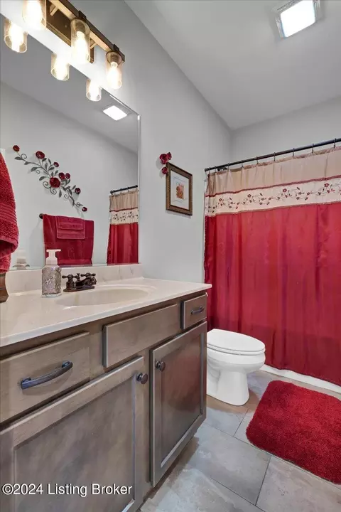 915 Stringer Ln, Mount Washington, KY 40047 photo 34