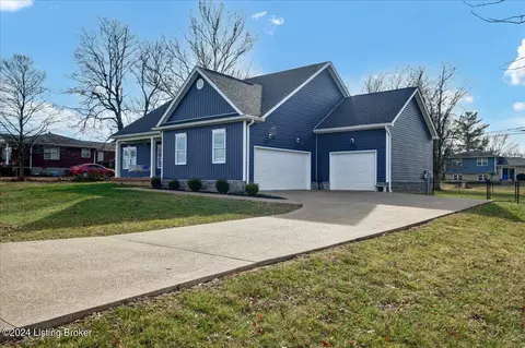 915 Stringer Ln, Mount Washington, KY 40047 photo 2