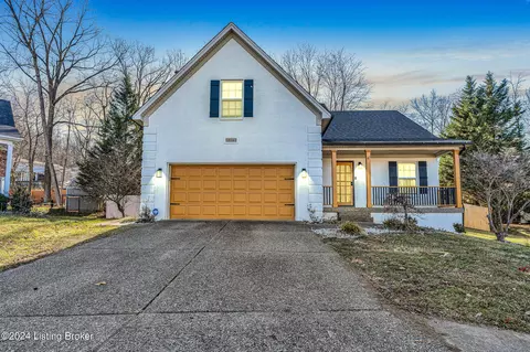 9114 Auburn Woods Ct, Louisville, KY 40214