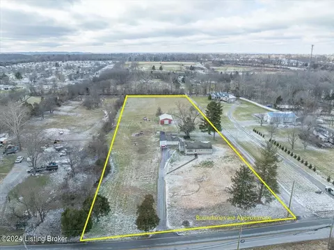 7702 Cedar Creek Rd, Louisville, KY 40291