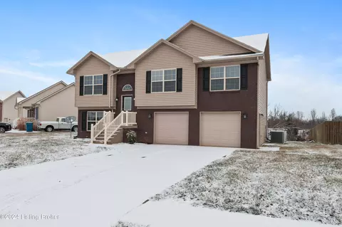 240 Crooked Oak Ct, Shepherdsville, KY 40165