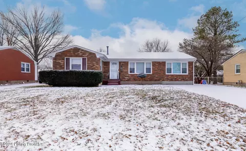 5008 Dreamers Way, Louisville, KY 40219