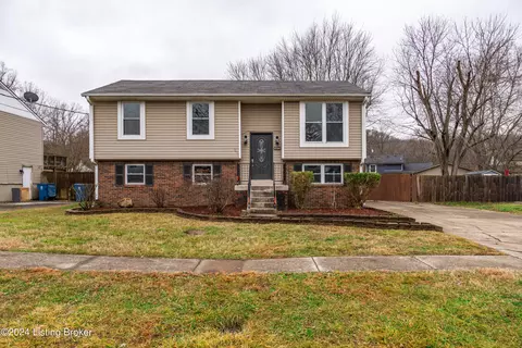 9704 Ranger Rd, Louisville, KY 40229