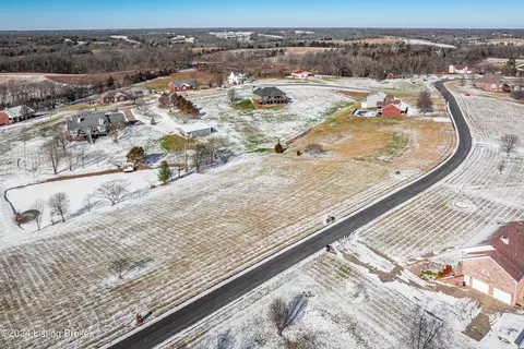 995 Lakeside Dr, Taylorsville, KY 40071