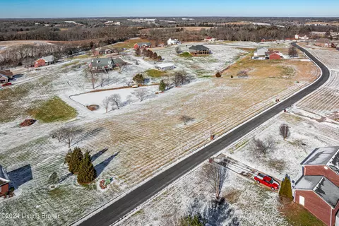 961 Lakeside Dr, Taylorsville, KY 40071