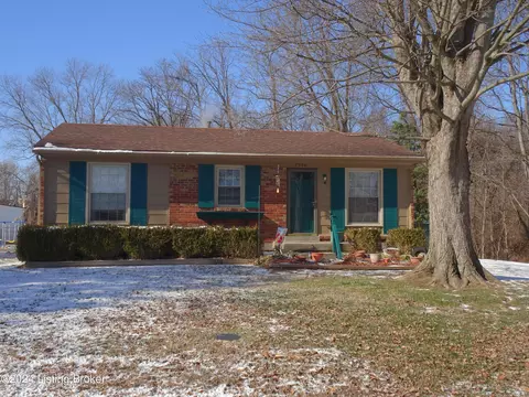 7400 Hallmark Dr, Louisville, KY 40258