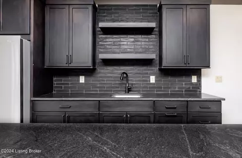 Kitchen - 5560 Old Vincennes Rd, Floyds Knobs, IN 47119 photo 16 of 18