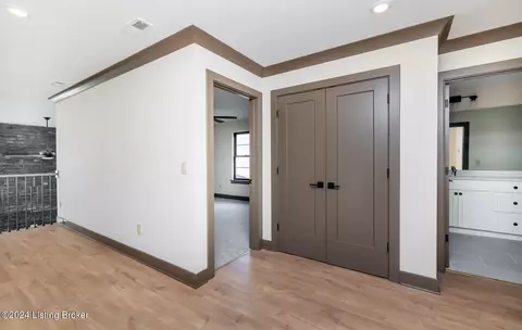 Entry Way - 5560 Old Vincennes Rd, Floyds Knobs, IN 47119 photo 11 of 12