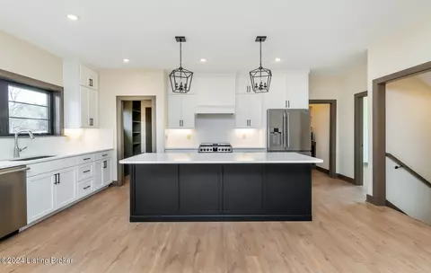 Kitchen - 5560 Old Vincennes Rd, Floyds Knobs, IN 47119 photo 2 of 18