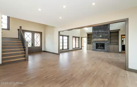 Living - 5560 Old Vincennes Rd, Floyds Knobs, IN 47119 photo 1 of 6