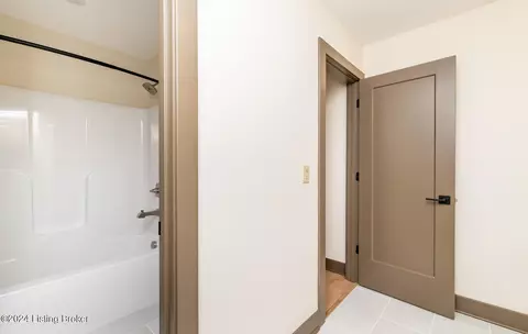 Bath - 5560 Old Vincennes Rd, Floyds Knobs, IN 47119 photo 13 of 19