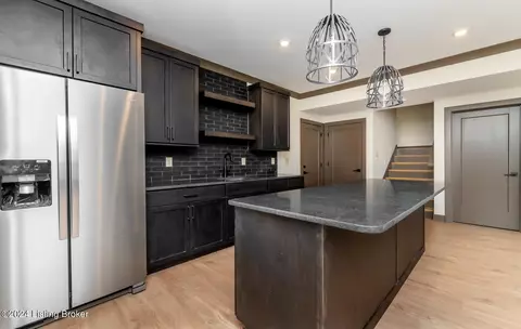Kitchen - 5560 Old Vincennes Rd, Floyds Knobs, IN 47119 photo 15 of 18