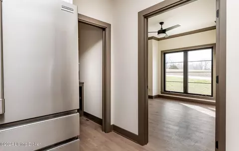 Entry Way - 5560 Old Vincennes Rd, Floyds Knobs, IN 47119 photo 7 of 12