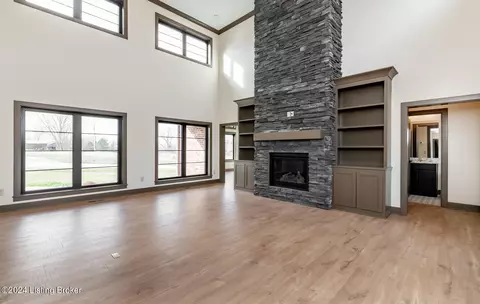 Living - 5560 Old Vincennes Rd, Floyds Knobs, IN 47119 photo 5 of 6