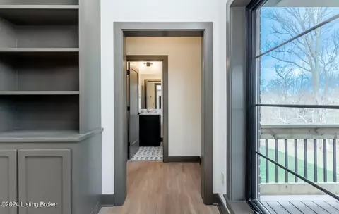Entry Way - 5560 Old Vincennes Rd, Floyds Knobs, IN 47119 photo 6 of 12