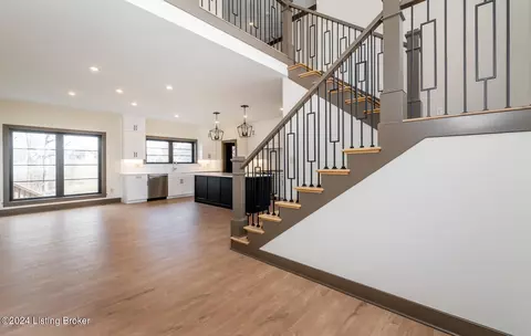 Entry Way - 5560 Old Vincennes Rd, Floyds Knobs, IN 47119 photo 5 of 12