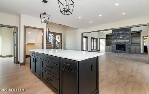 Kitchen - 5560 Old Vincennes Rd, Floyds Knobs, IN 47119 photo 4 of 18