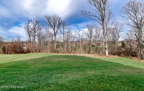 Exterior - 5560 Old Vincennes Rd, Floyds Knobs, IN 47119 photo 9 of 21