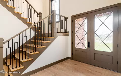 Entry Way - 5560 Old Vincennes Rd, Floyds Knobs, IN 47119 photo 4 of 12