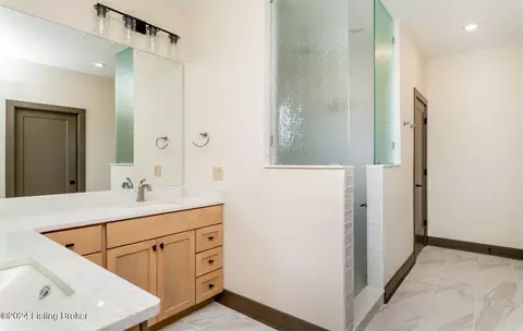 Bath - 5560 Old Vincennes Rd, Floyds Knobs, IN 47119 photo 1 of 19