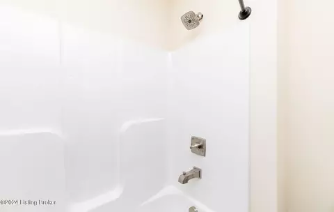 Bath - 5560 Old Vincennes Rd, Floyds Knobs, IN 47119 photo 15 of 19