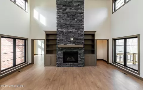 Living - 5560 Old Vincennes Rd, Floyds Knobs, IN 47119 photo 4 of 6