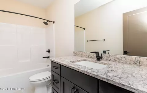 Bath - 5560 Old Vincennes Rd, Floyds Knobs, IN 47119 photo 16 of 19