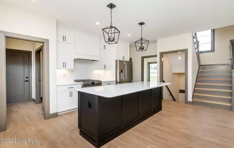 Kitchen - 5560 Old Vincennes Rd, Floyds Knobs, IN 47119 photo 3 of 18