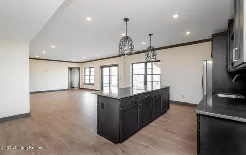 Kitchen - 5560 Old Vincennes Rd, Floyds Knobs, IN 47119 photo 13 of 18