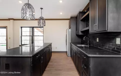 Kitchen - 5560 Old Vincennes Rd, Floyds Knobs, IN 47119 photo 12 of 18