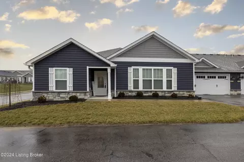 5022 Woodridge Lake Blvd, Louisville, KY 40272