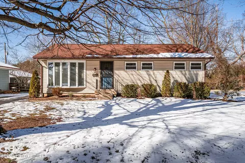 1517 Stonewall Way, Louisville, KY 40242