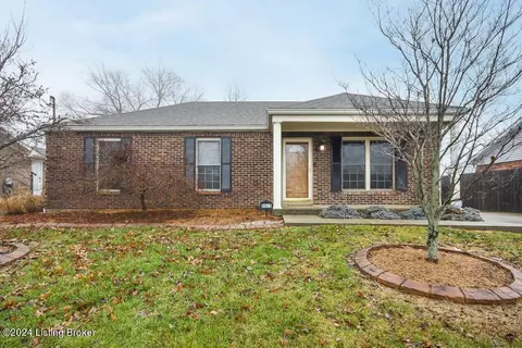 5515 Branston Dr, Louisville, KY 40216