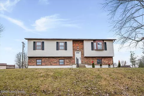 571 Congress Dr, Radcliff, KY 40160